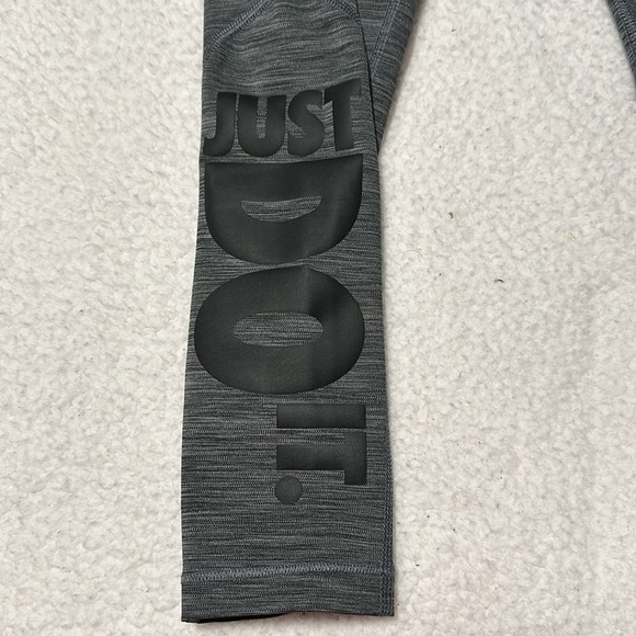 Nike Pro Ladies Gray Capri Leggings, EUC (Wore Once), Size Small - Picture 8 of 10